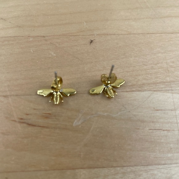 Bumble bee 🐝 stud earrings - Picture 4 of 4